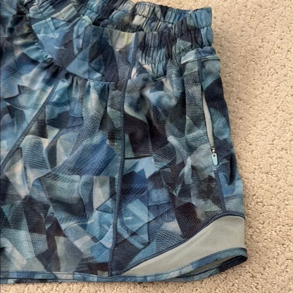 Lululemon Hotty Hot Low- Rise Lined Short Multi Blue Size 4 / 4